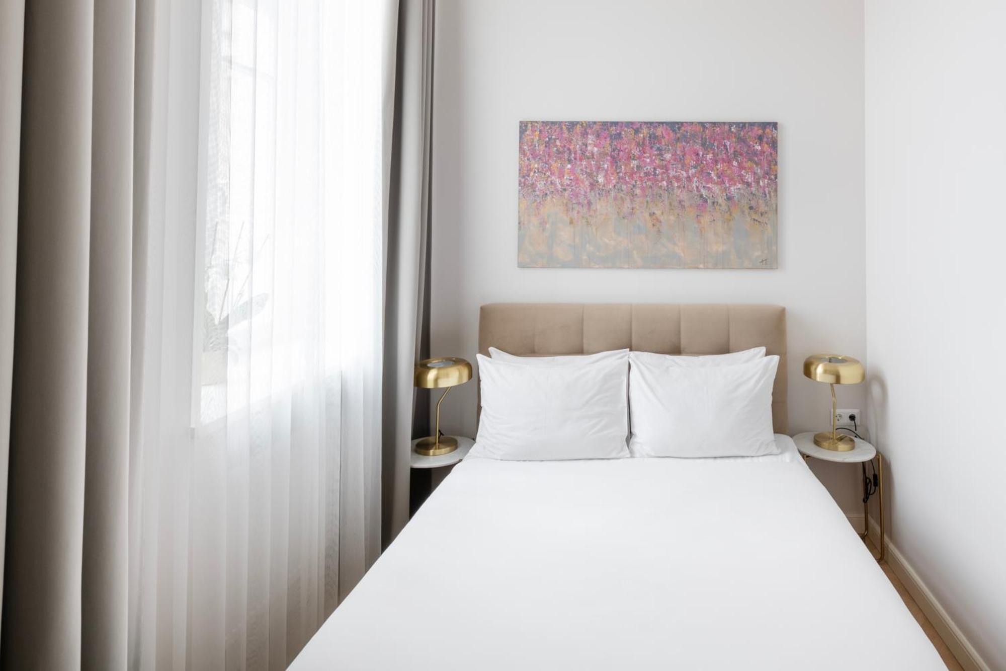 Aparthotel Grand Crown à VNO Extérieur photo