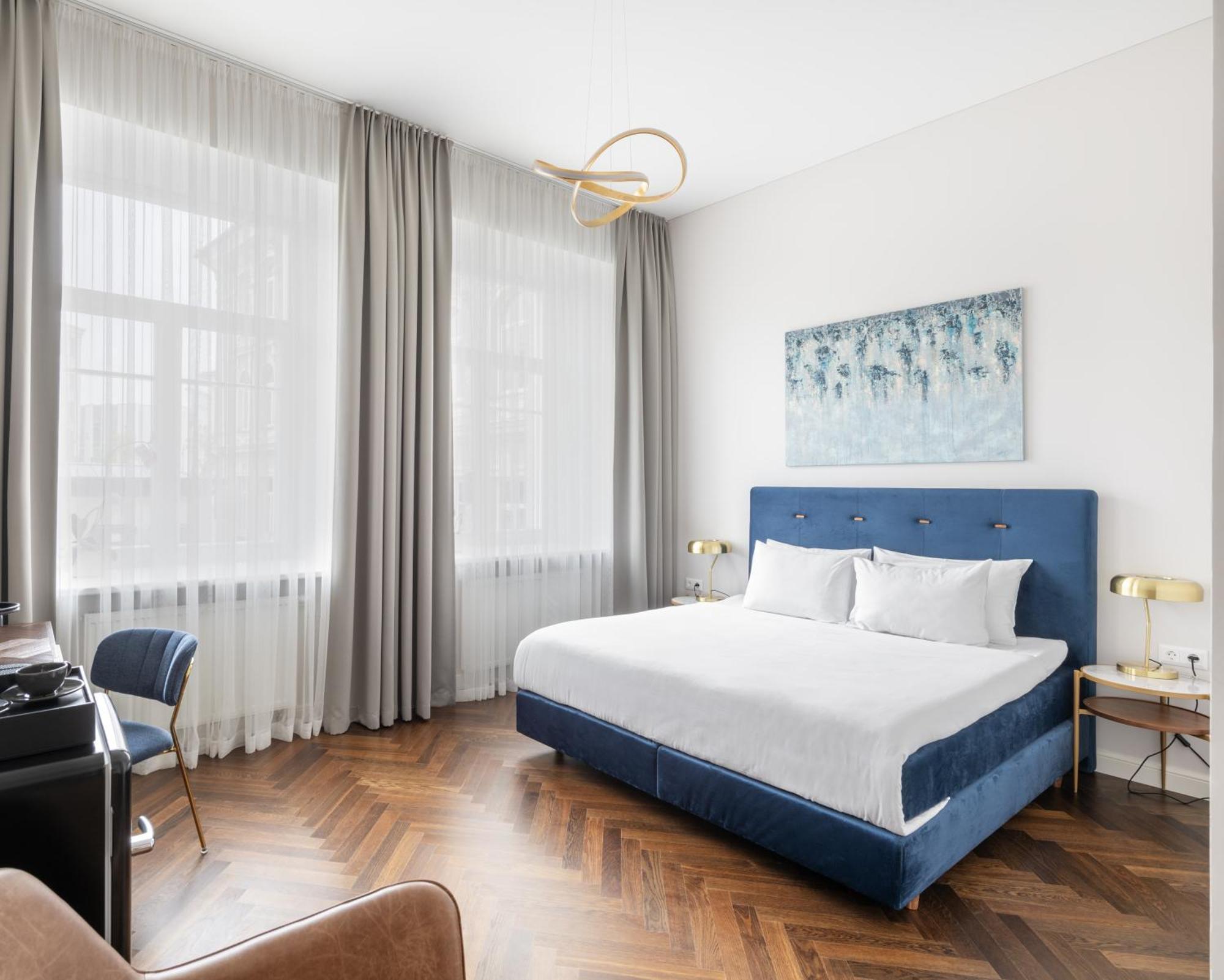 Aparthotel Grand Crown à VNO Extérieur photo